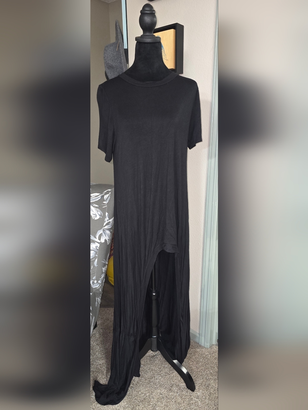 Annabelle Black High-Low Short Sleeve Maxi Dress